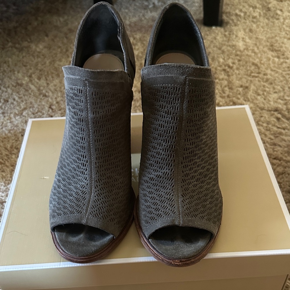Vince Camuto Dark Gray Open-Toe Mules